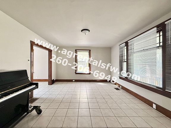 2nd image of 2921 Hoagland Ave