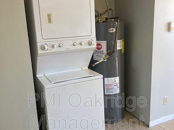 4th image of 1251 Hilltop Cir