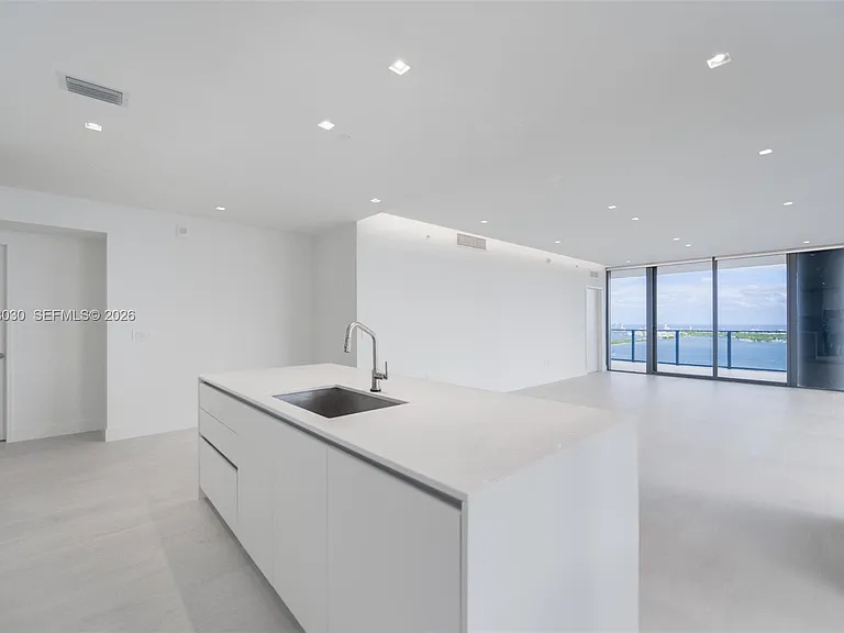 700 NE 24th St #5107 — Photo 11