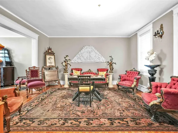 25-11 Ditmars Boulevard #11, Astoria, NY 11105