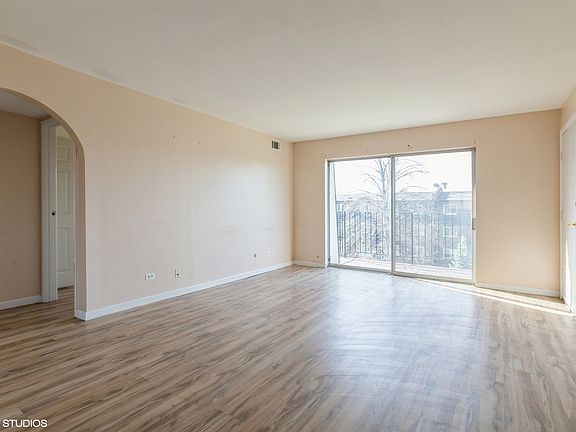 2nd image of 9419 Bay Colony Dr APT 3E