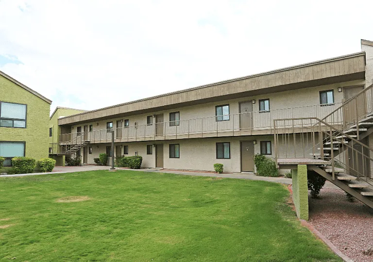 The Summit Apartments — Photo 23