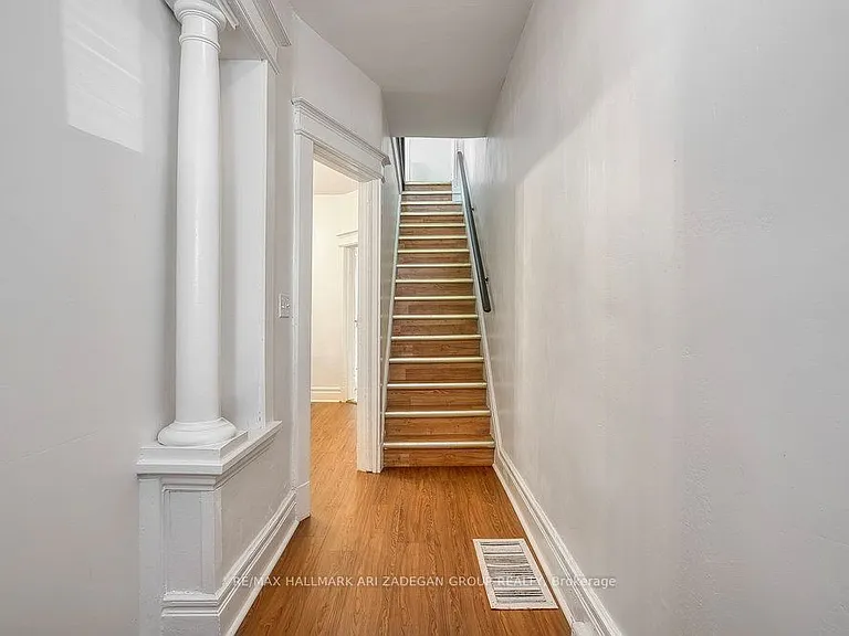 151 Broadview Ave — Photo 29