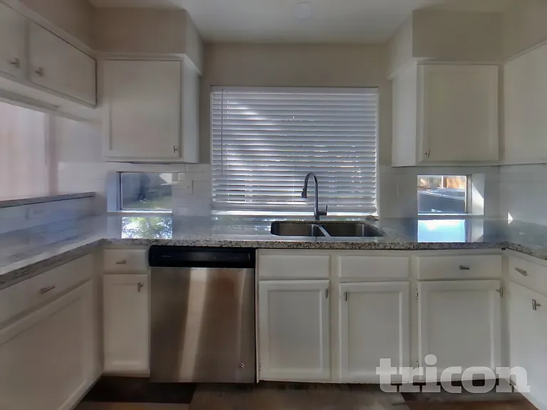 7114 River Garden Dr — Photo 9
