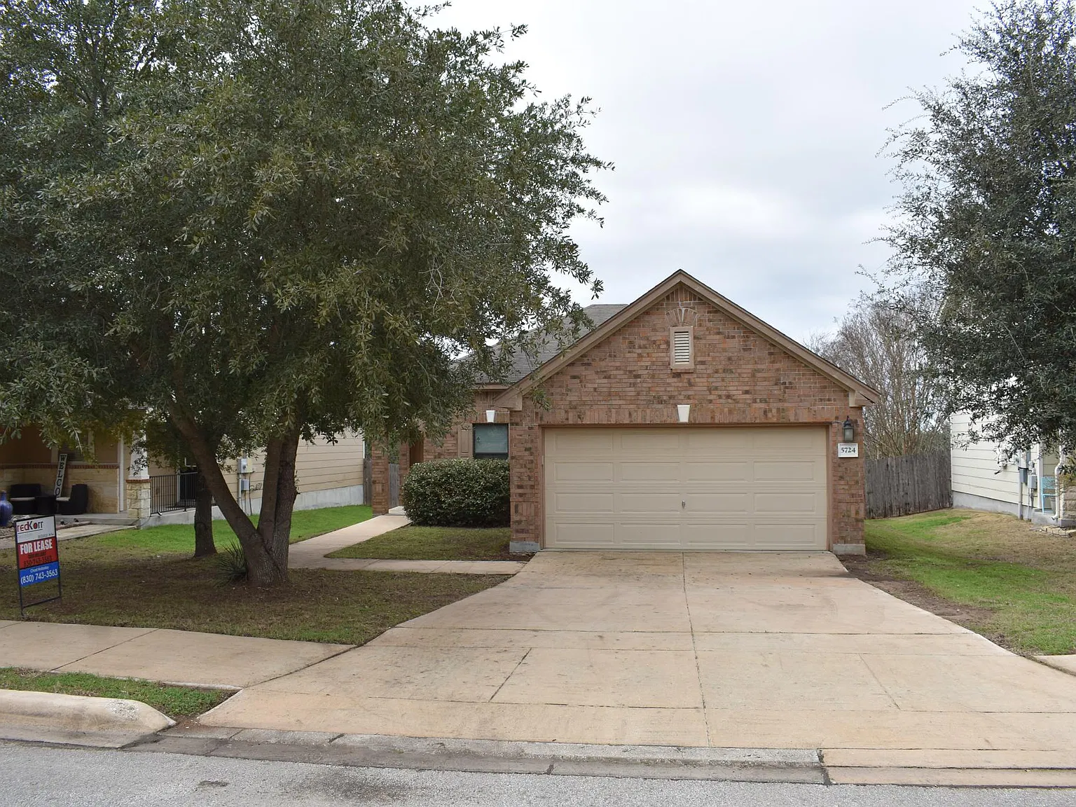 5724 Maxfli Dr — Photo 1