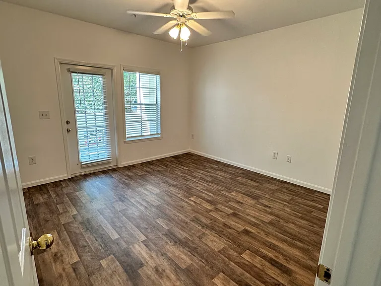 729 Celebration Ave — Photo 3
