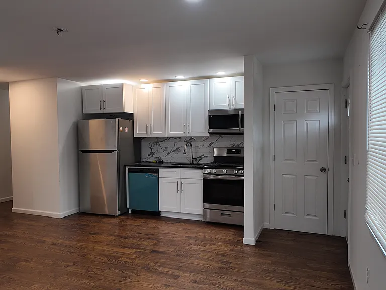 1259 Howard Ave #1259 — Photo 8