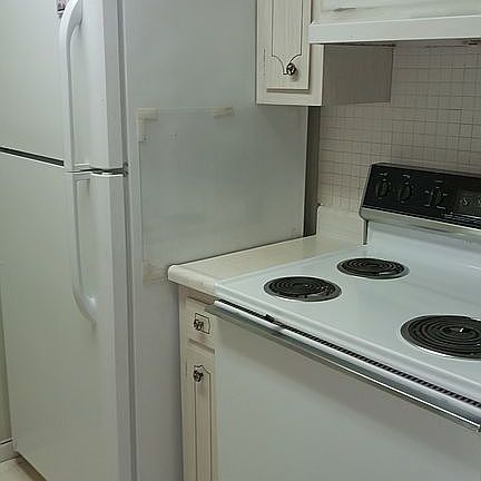 5th image of 2344 Shelley St APT 12
