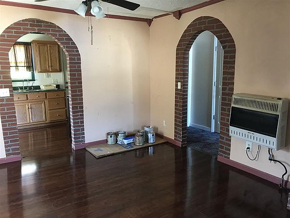 2nd image of 510 E College St