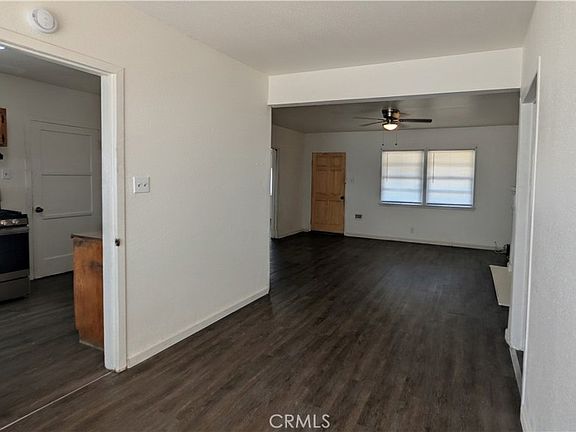 5th image of 1034 W Poplar St