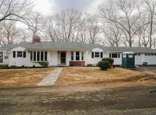 17 Juniper Ridge Dr, Danbury, CT 06811