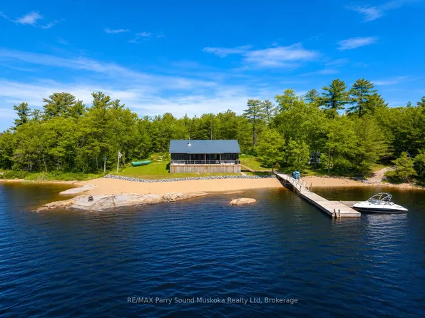 32 A11 Is, Parry Sound, ON P0G 1K0