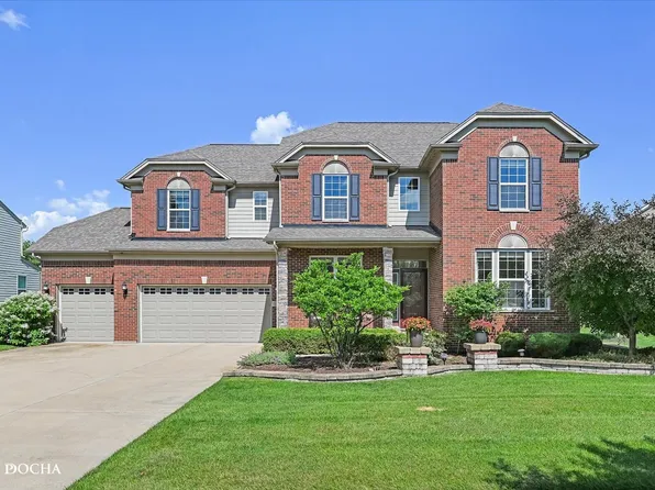 5124 Christa Dr, Naperville, IL 60564