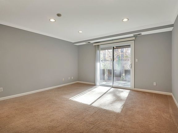 5th image of 14 Cypress Ct #14