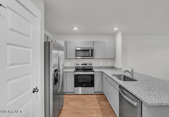 3rd image of 109 N Grassland Rd