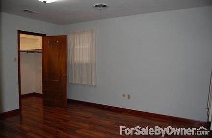 Master Bedroom
						:
						With Walk in Closet