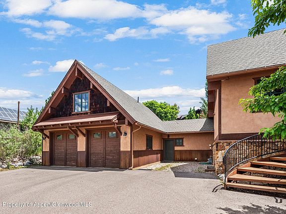 3rd image of 435 Oak Run Rd