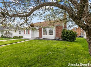 922 Sylvia St NW, Grand Rapids, MI 49504