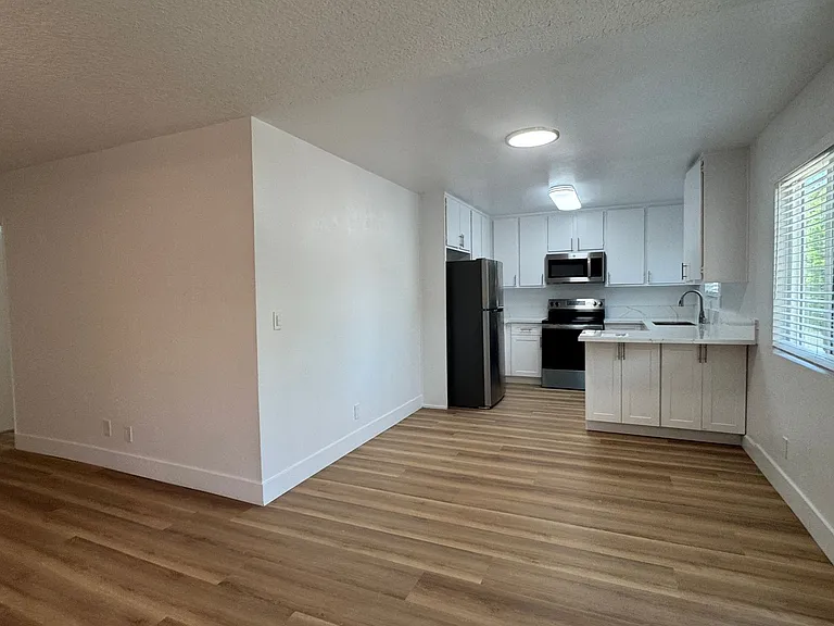 20317 Saticoy St — Photo 39