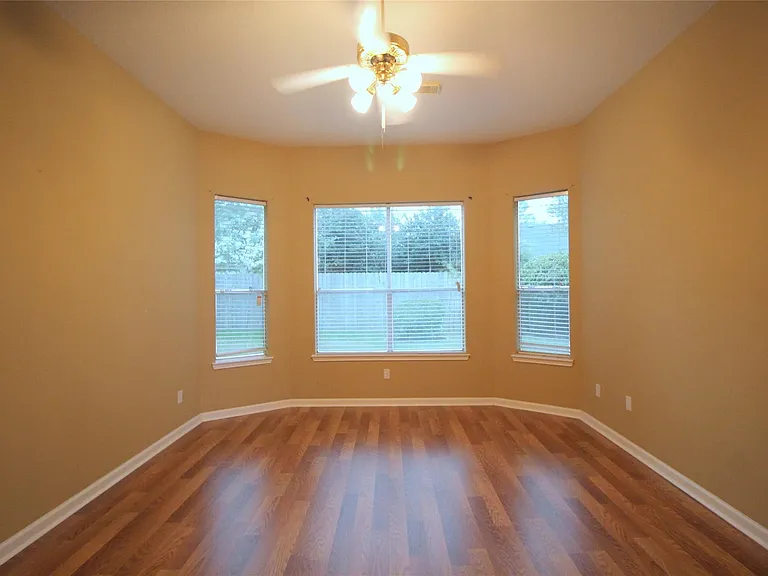19927 Black Canyon Dr — Photo 13