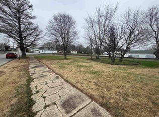 320 E Harrison St, Oakland City, IN