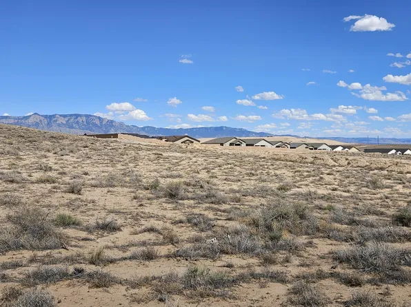2739 Marksburg Ave NE, Rio Rancho, NM 87144