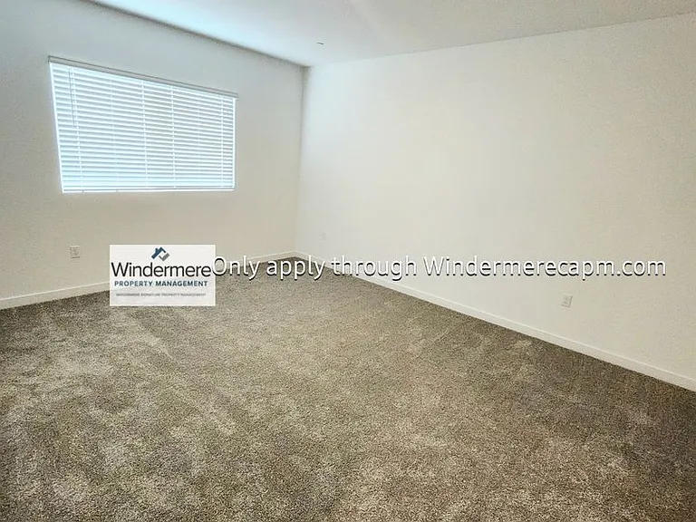 8403 Sinesky Way — Photo 15