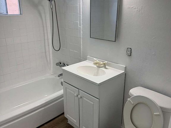 4th image of 312 W Cleveland Ave APT 9