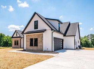 1012 Harrogate Dr, Bessemer City, NC 28016