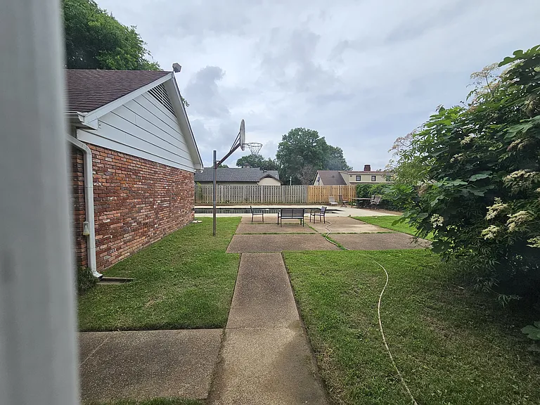 516 S Yates Rd — Photo 43