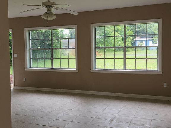 2nd image of 817 Shannon St #1