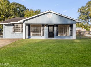 288 McCool St, Ocean Springs, MS 39564