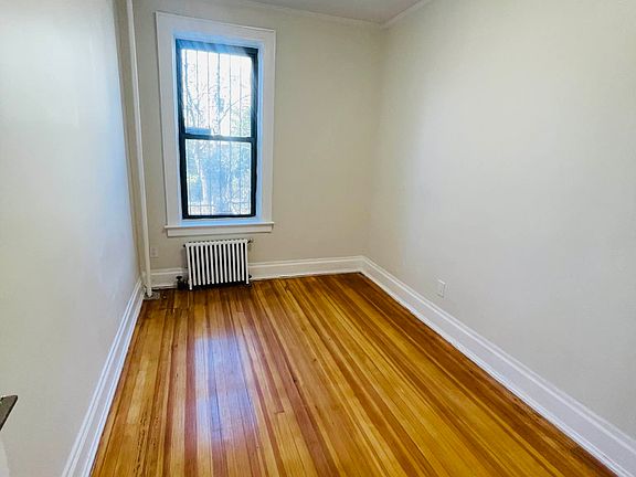 4th image of 26-18 28th St APT 2R