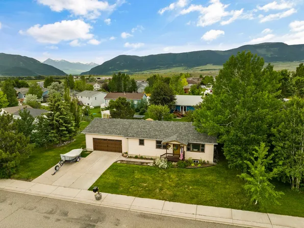 617 E Milky Way Dr, Livingston, MT 59047