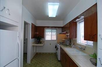 2nd image of 812 Howard Ave