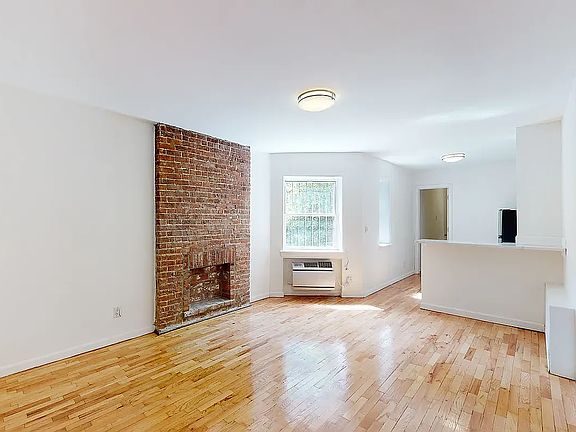 2nd image of 118 E 92nd St #5C