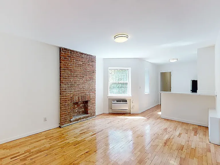 118 E 92nd St #5C — Photo 2