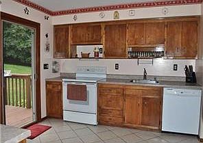 3rd image of 32 Hillside Ave