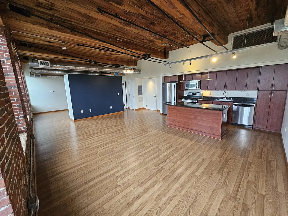130 John St #110