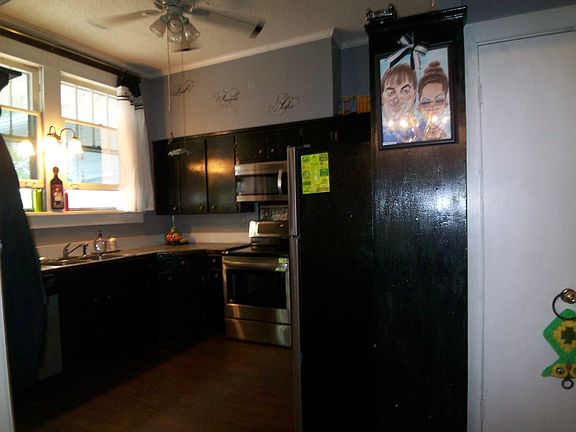2nd image of 204 Oak St