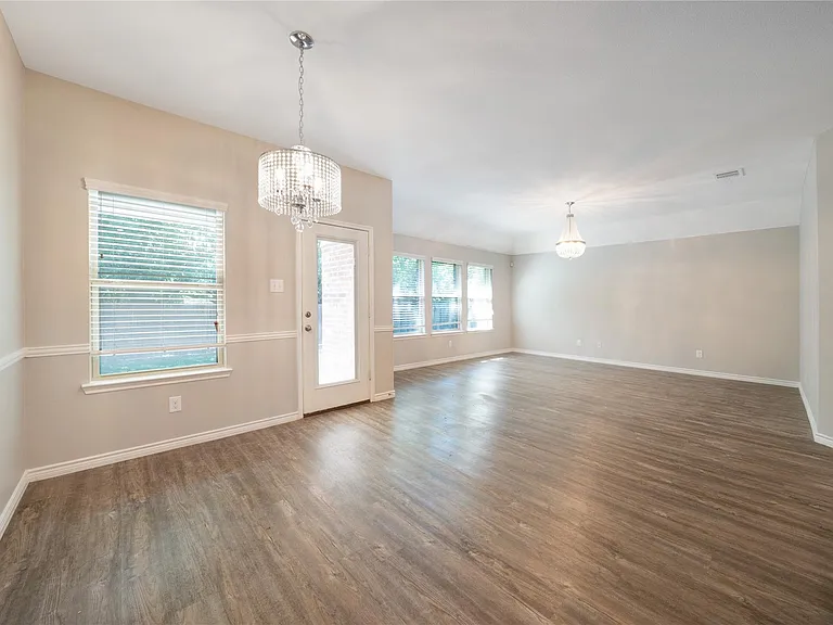 2920 Colorado Dr — Photo 5