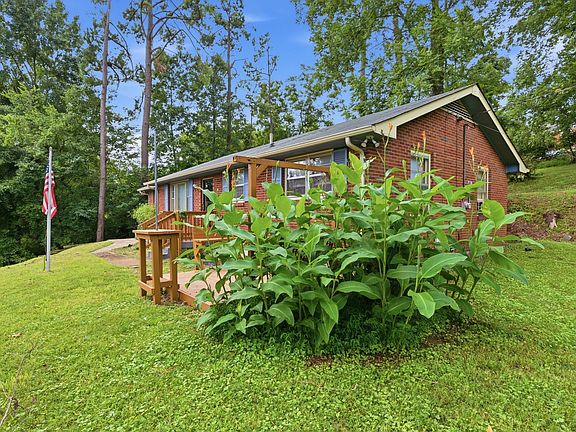 4th image of 701 Eastland Ct