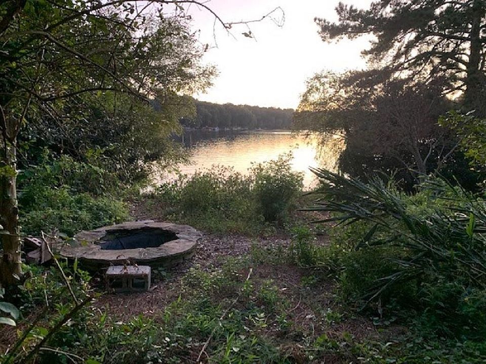 1st image of 8640 Lake Dr
