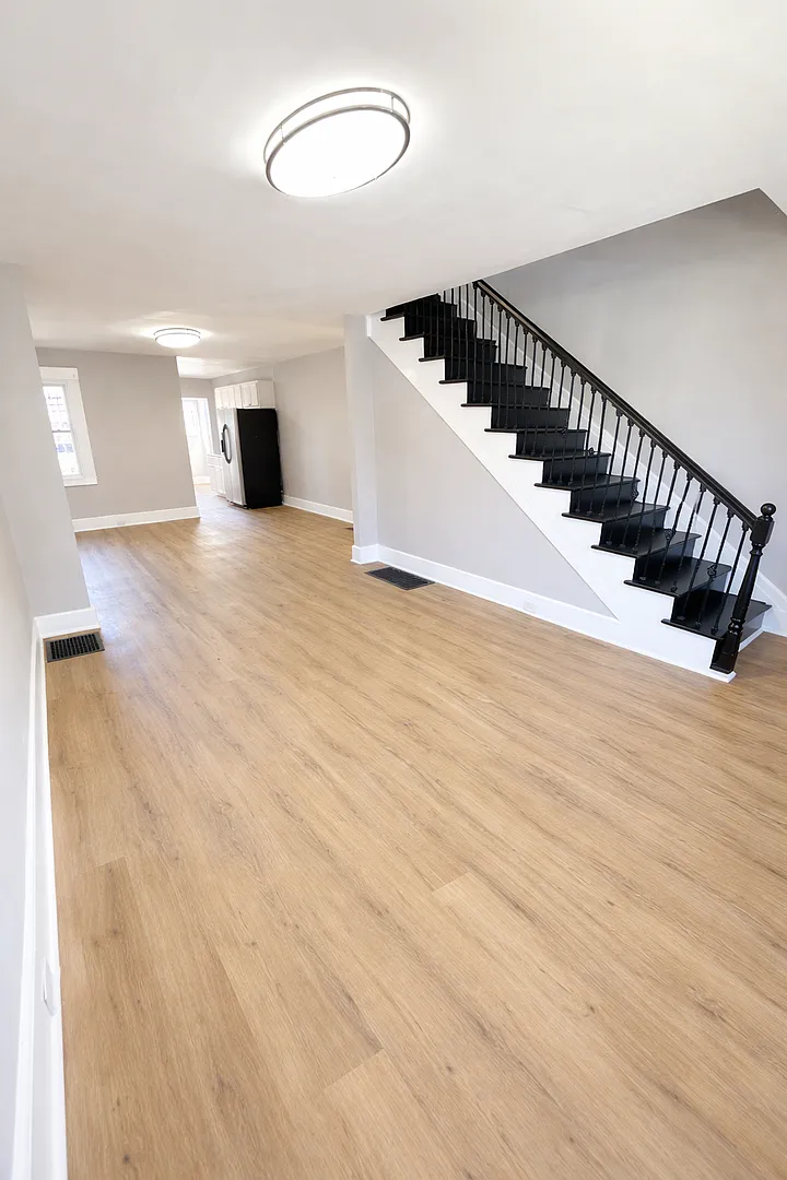 Beautifully Modern 3BR Townhome | Finished Basement | Fenced Yard | Baltimore — Photo 2