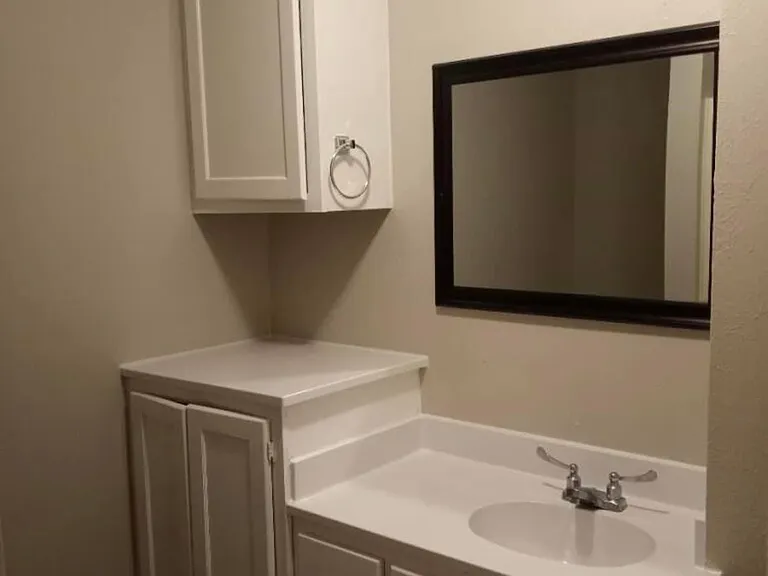 643 W Collin St #103 — Photo 6