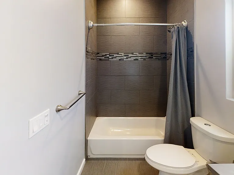 1007 Hornblend St — Photo 7