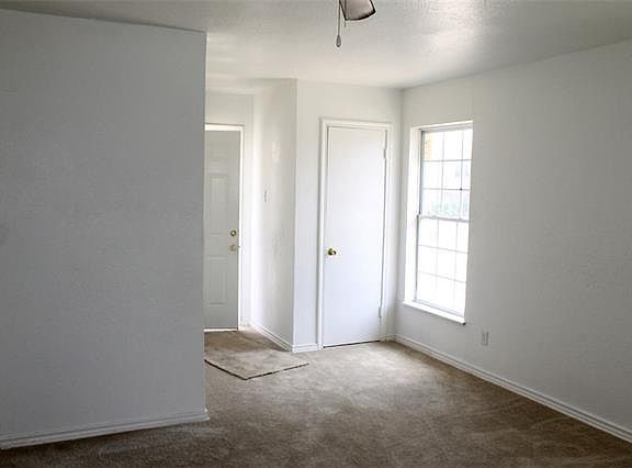 4th image of 2516 Hondo Ave