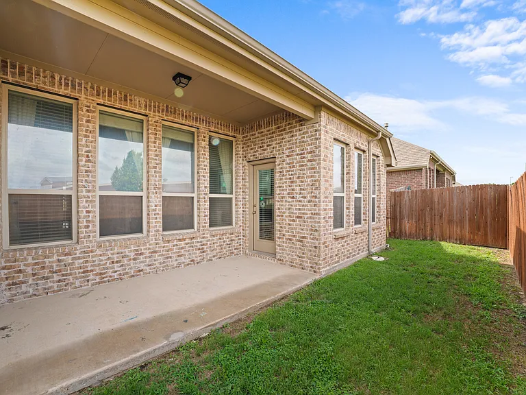 600 Fishback Cir — Photo 32