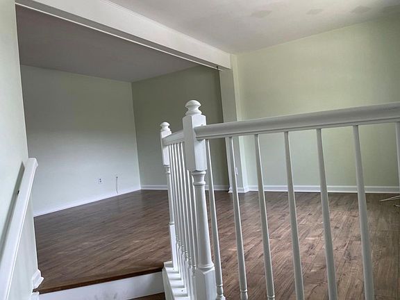 4th image of 12871 Effingham Ct