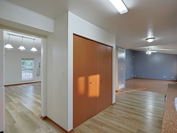 4th image of 1402 Parkside Dr